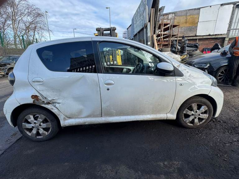 Toyota aygo 2014 for breaking 