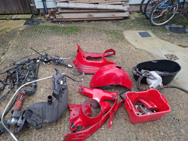  Vespa 300 Super Body parts