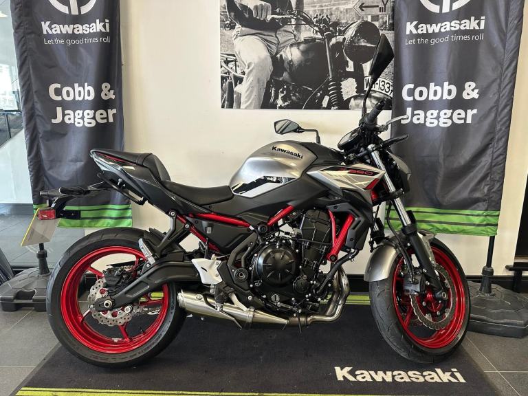 KAWASAKI Z650-1OWNER-255 MILES-GRAB RAILS