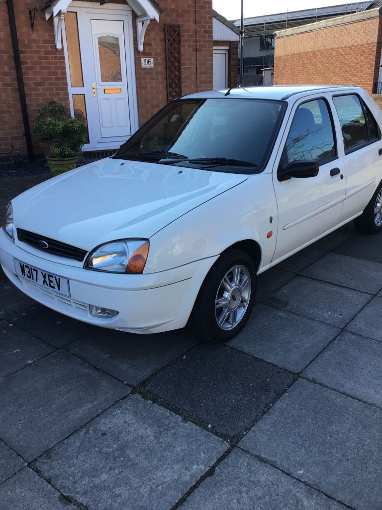 Ford Fiesta 1.25 zetec Ghia mk4 5 door 2000. Only 54000 miles.