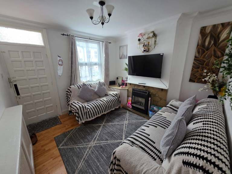 2-Bed House to Rent – Butlin Road, Luton