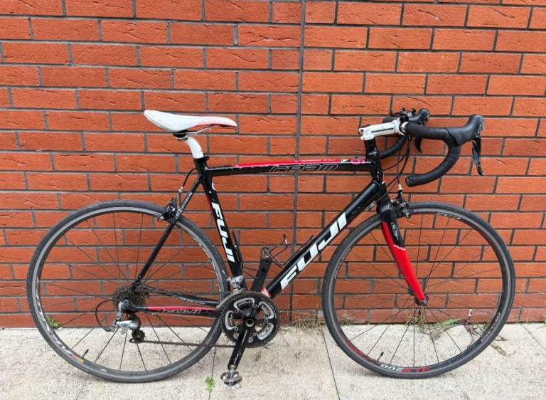 Fuji Team10 Roadbike Black&Red 