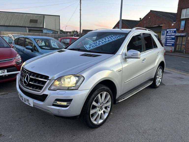 2011 Mercedes-Benz M Class 3.0 ML300 CDI V6 BlueEfficiency Grand Edition SUV 5dr Diesel G-Tronic ...