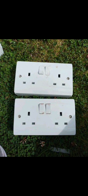 Double plug socket 