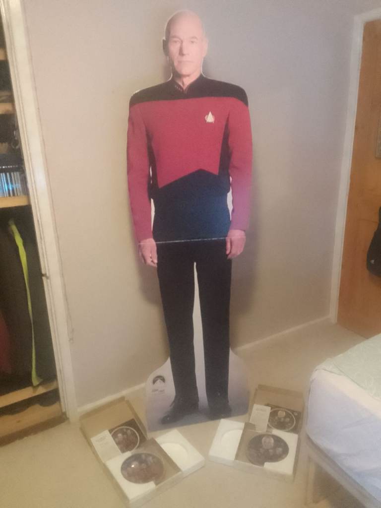 Star Trek The Next Generation, Hamilton Collection Plates & Paramount Pictures Life-Size Cut Out