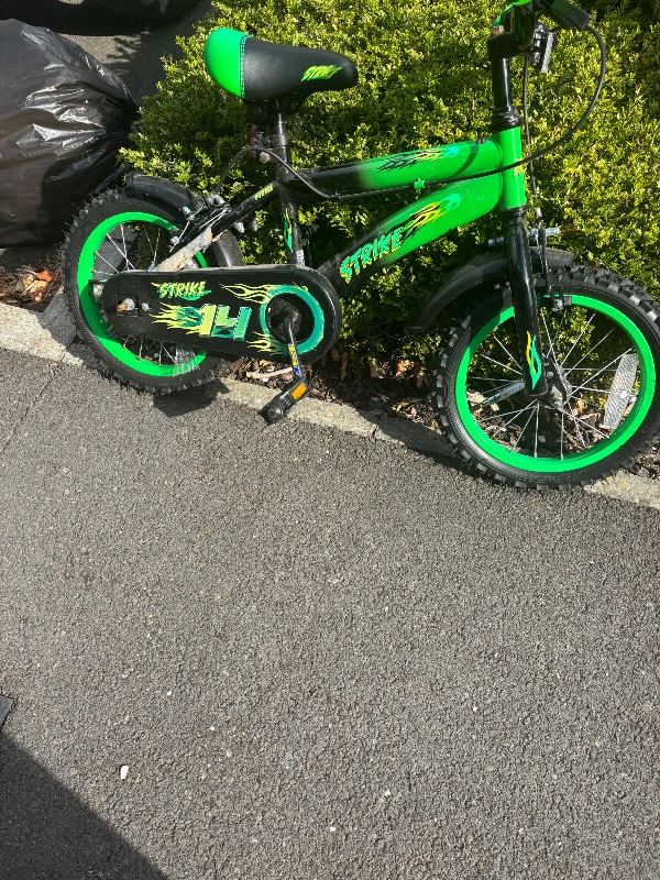 Strike 14 Kids Bike – Green and Black, Good Condition