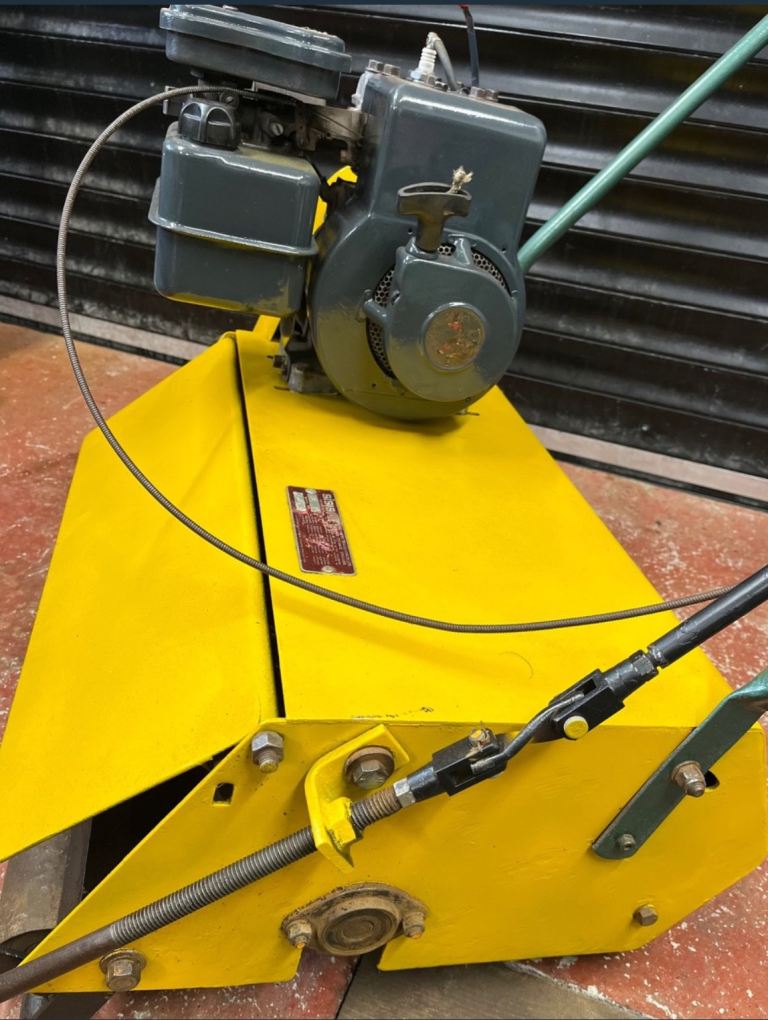 Sisis Roto Rake professional petrol scarifier serviced aerator 20” moss removal mower lawnmower 