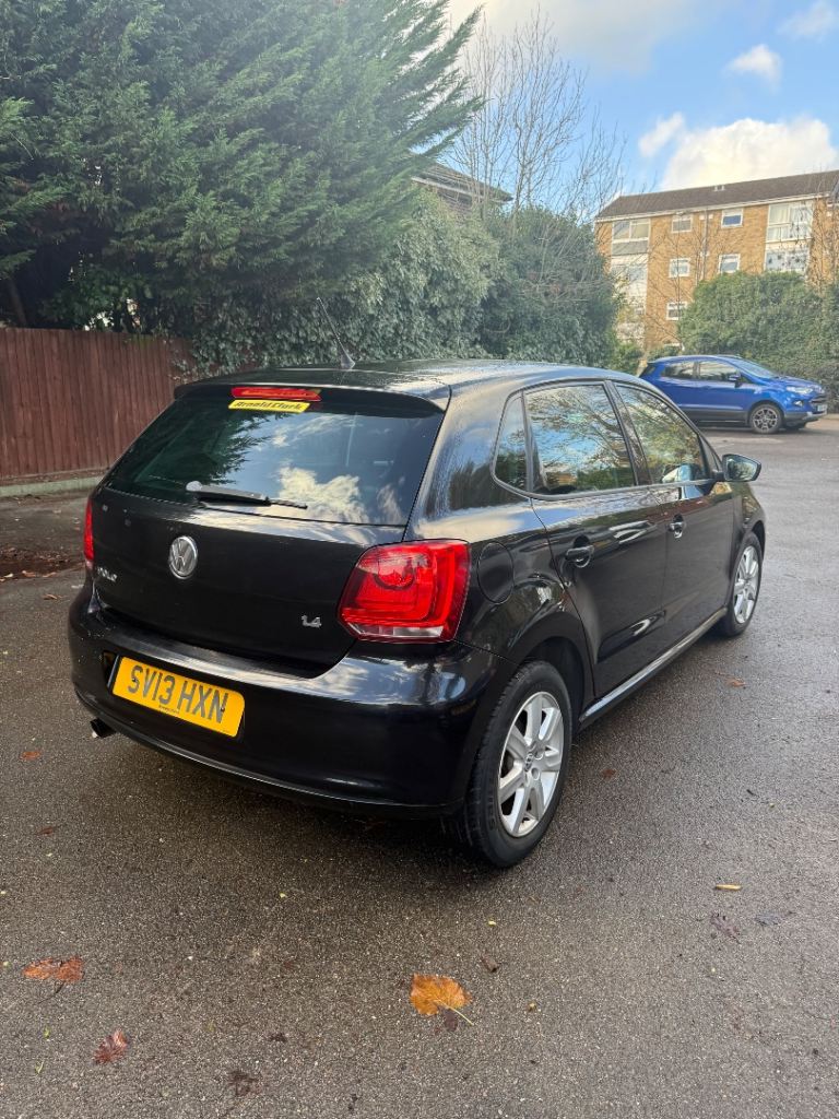 VOLKSWAGEN POLO Auto