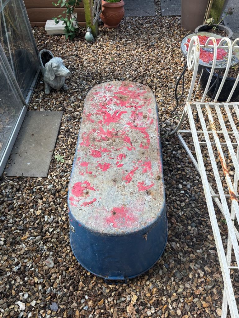 Large metal bath planter