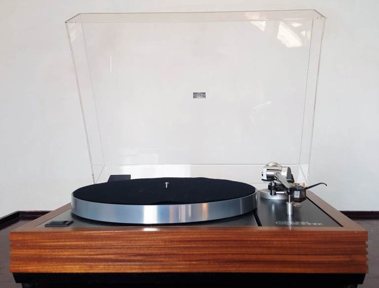Lovely Linn LP12 Sondek Turntable