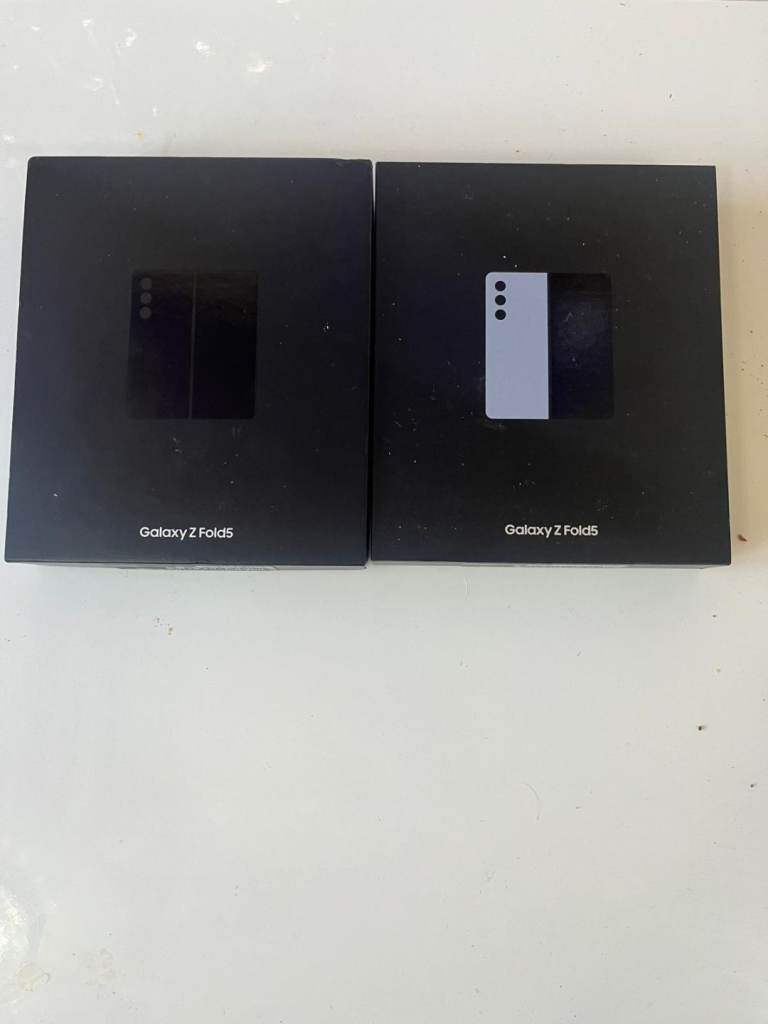Samsung Galaxy z fold 5 256gb £420 unlocked with warranty