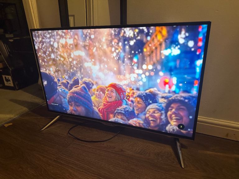 40’ Panasonic Ultra HD 4K Smart TV