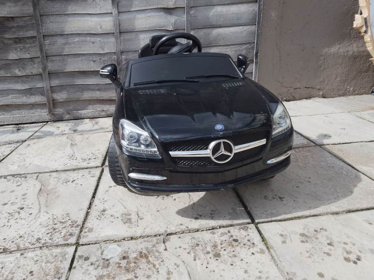 Mercedes black kids electric car