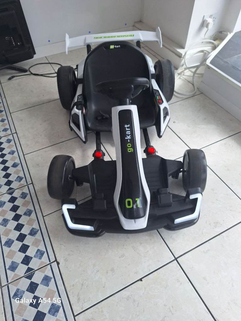 Electric go kart 