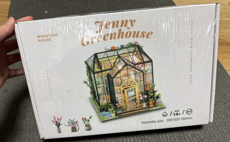 DIY Miniature Dollhouse Kit, Mini House Kit with Furniture