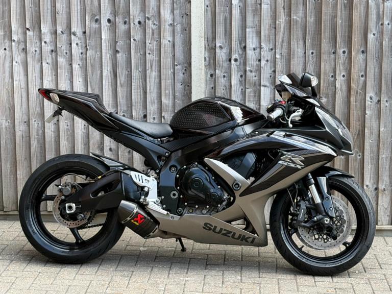 SUZUKI GSXR 750 L0 2010 (60) SUPER SPORT + COLA BROWN + AKRAPOVIC + QUICK SHIFTR