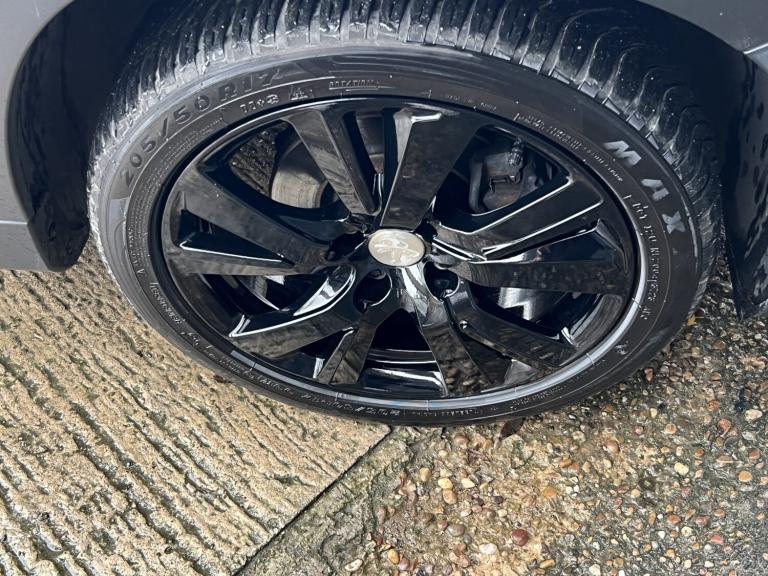 PEUGEOT 2008 1.6 BlueHDi GT Line 2017