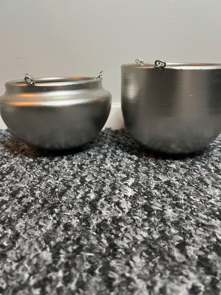 Set of 2 Metal / Aluminium Hanging Plant Holders