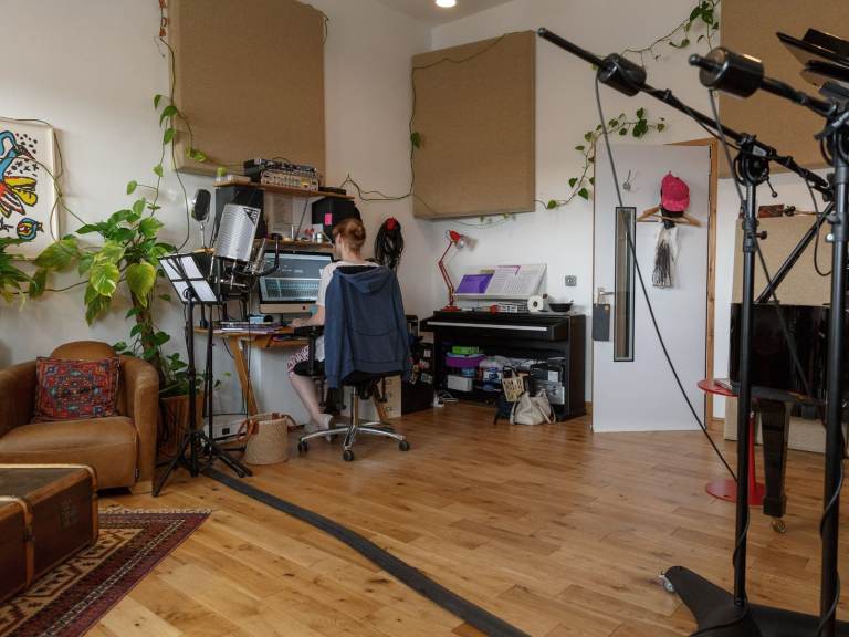 Large Music Studio | SoundProofed Room | Podcast to Rent In Hackney East London E9