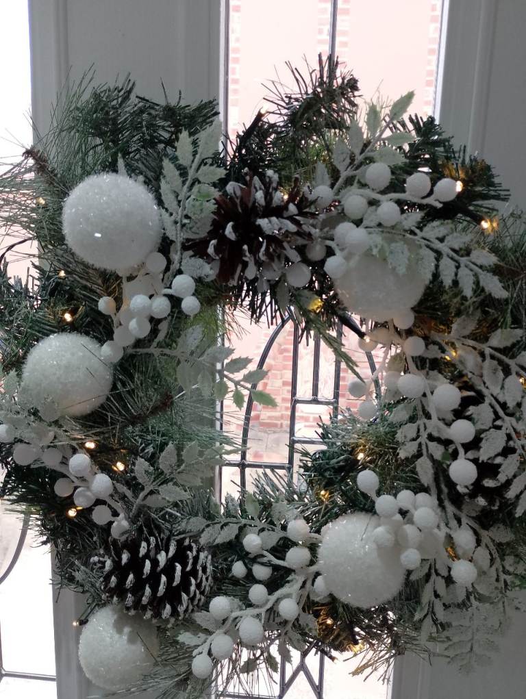 Beautiful xmas door wreath 