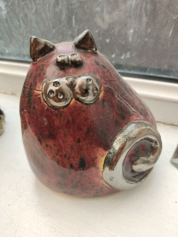 Small cat ornament 