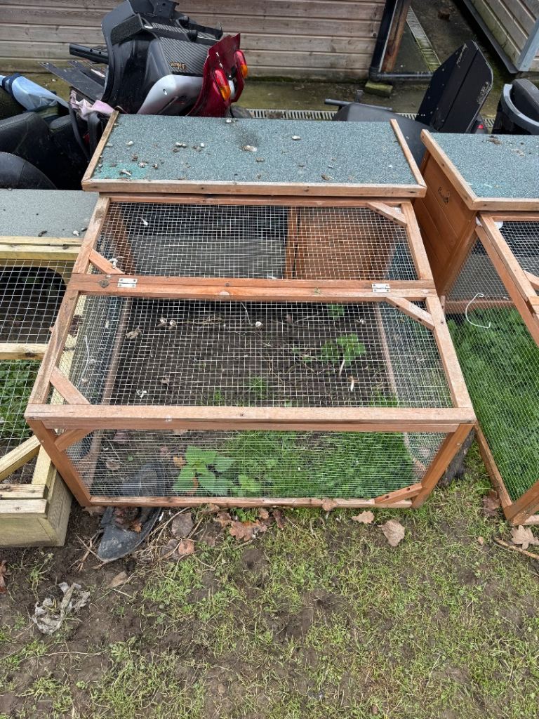 image for Animal hutch /run house rabbit chicken guinea pig pet