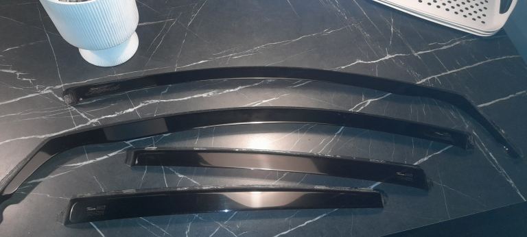 Ford focus wind breakers 