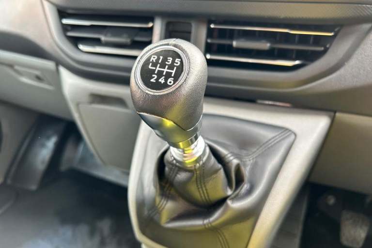 2024 Ford Transit Custom 300 Limited L2 LWB FWD 2.0 EcoBlue 136ps Low Roof Manual Panel Van Diese...