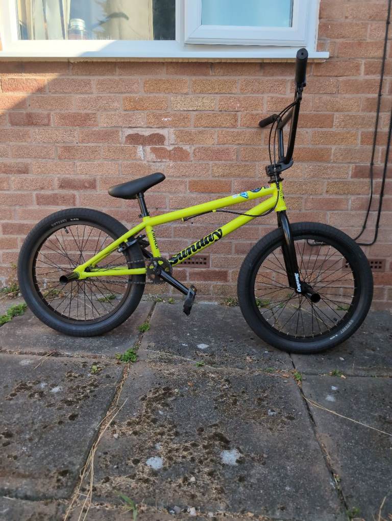 SUNDAY BMX PRIMER.  With 4 new CULT pegs