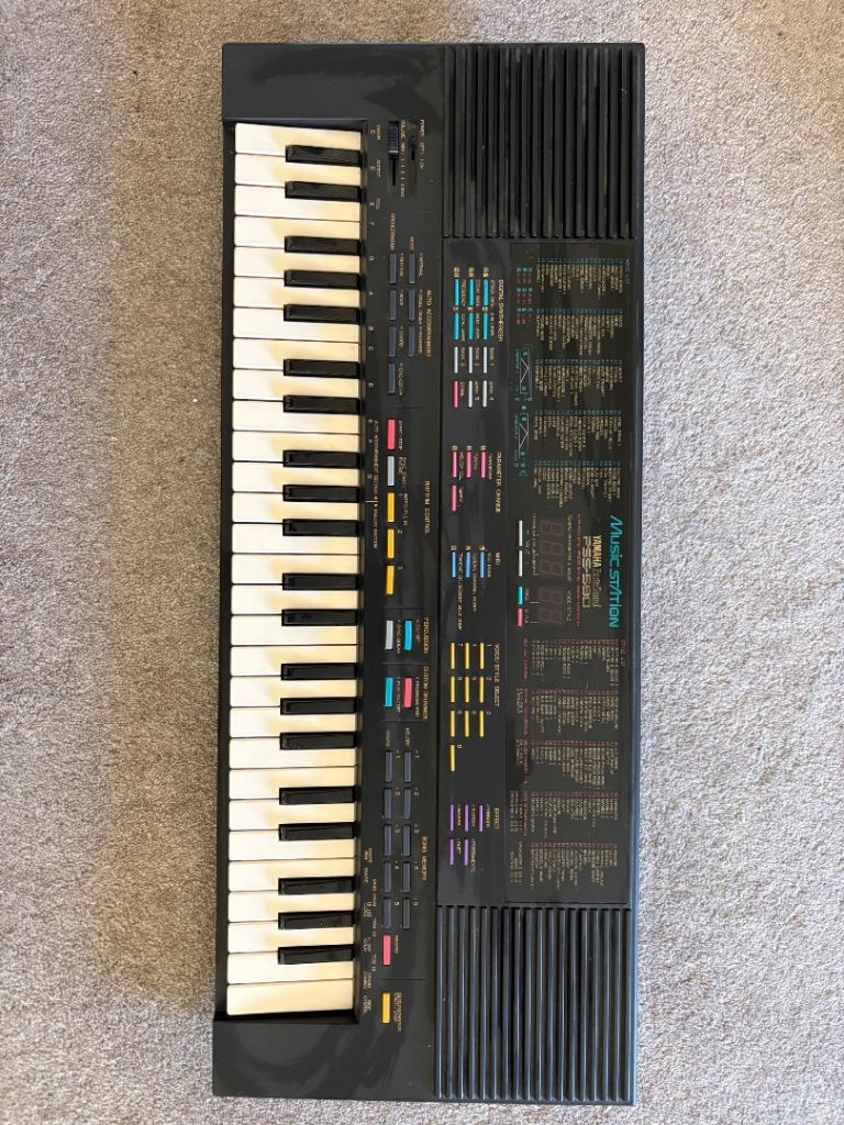 Yamaha PortaSound PSS-580 Keyboard 