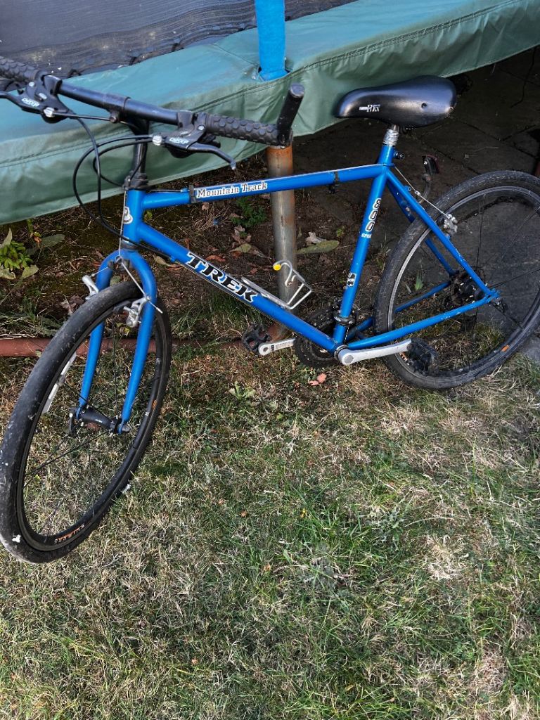 Trek 800 Sport Mountain Bike - Blue, Good Condition