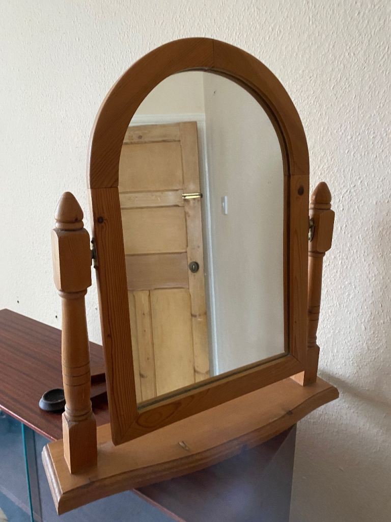 Dressing table pine mirror