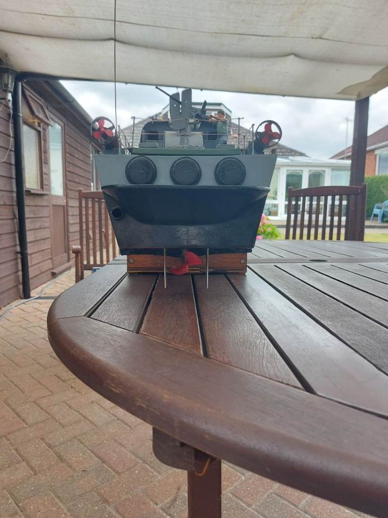 Radio controlled torpedo boat 