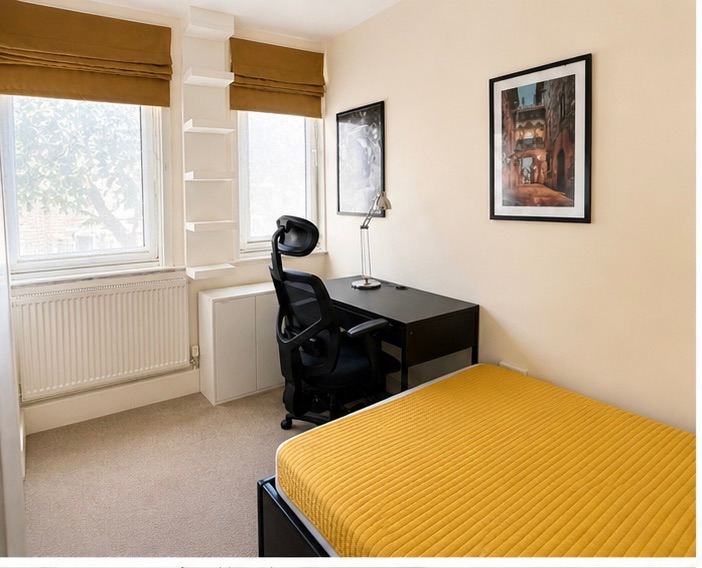 Small Double Room for Rent 