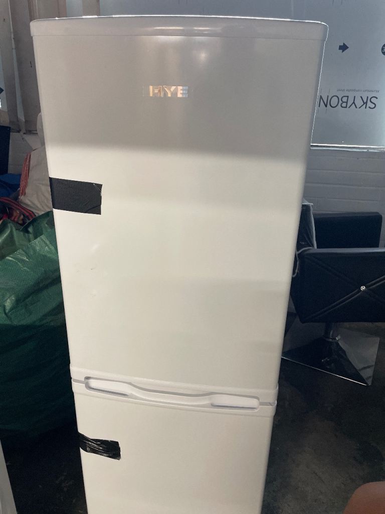 Hye Freestanding Fridge Freezer - White, Good Condition