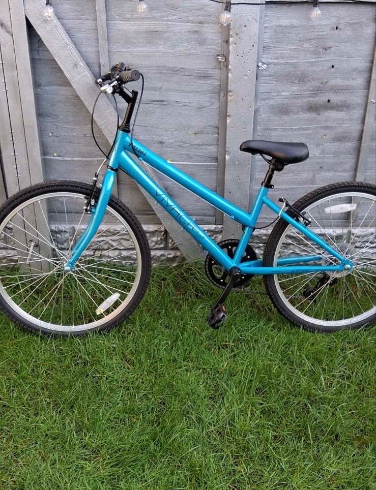 Junior girls bike 24”/ Pazzaz Vivacity