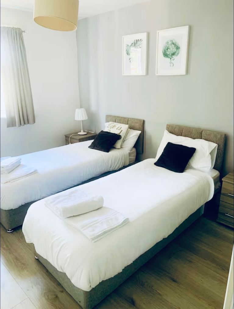 2 bed flat + carpark