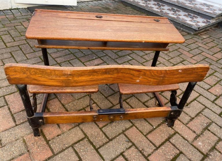 😎BEAUTIFUL 😎OLD SCHOOL DESK FROM STRANDTOWN PRIMARY SCHOOL 😎