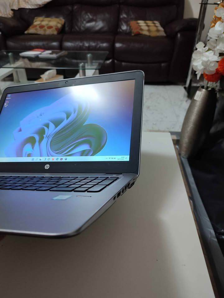 HP EliteBook Laptop Intel Core i5, 256 GB, SSD Office 365