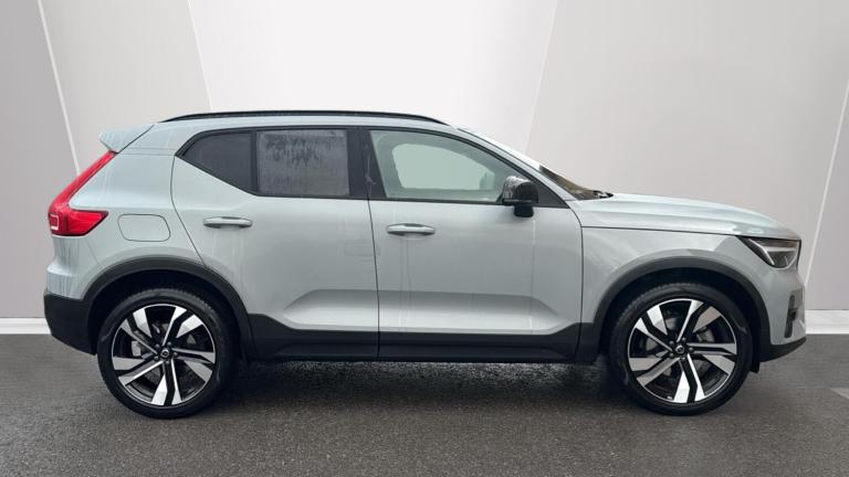 2025 Volvo XC40 2.0 B4P Plus Dark 5dr Auto Petrol Estate Estate Petrol Automatic