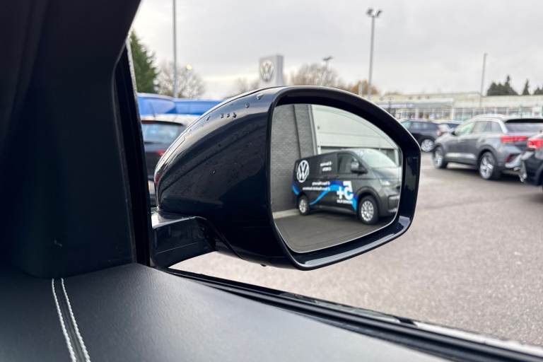 2023 Jaguar F-Pace 2.0 D200 MHEV R-Dynamic Black Auto AWD Euro 6 (s/s) 5dr SUV DIESEL Automatic