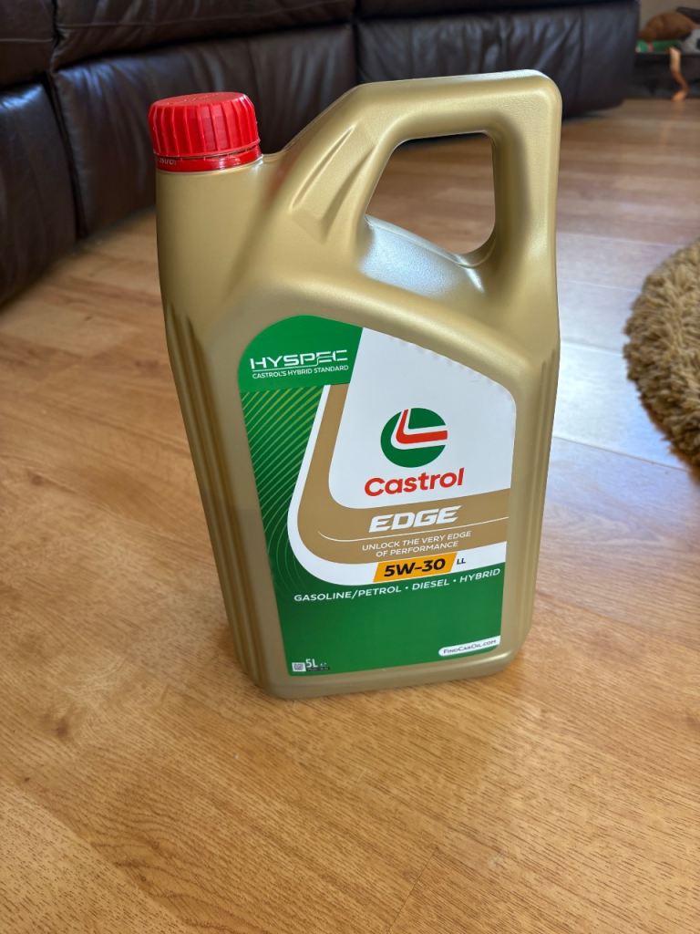 Castro Edge 5W30 LL engine oil 3 litres