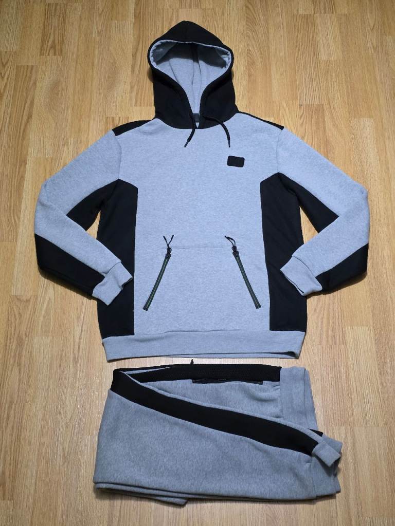 Everlast Boys Tracksuit size M
