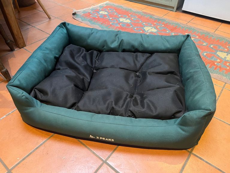 Good quality dogs bed 