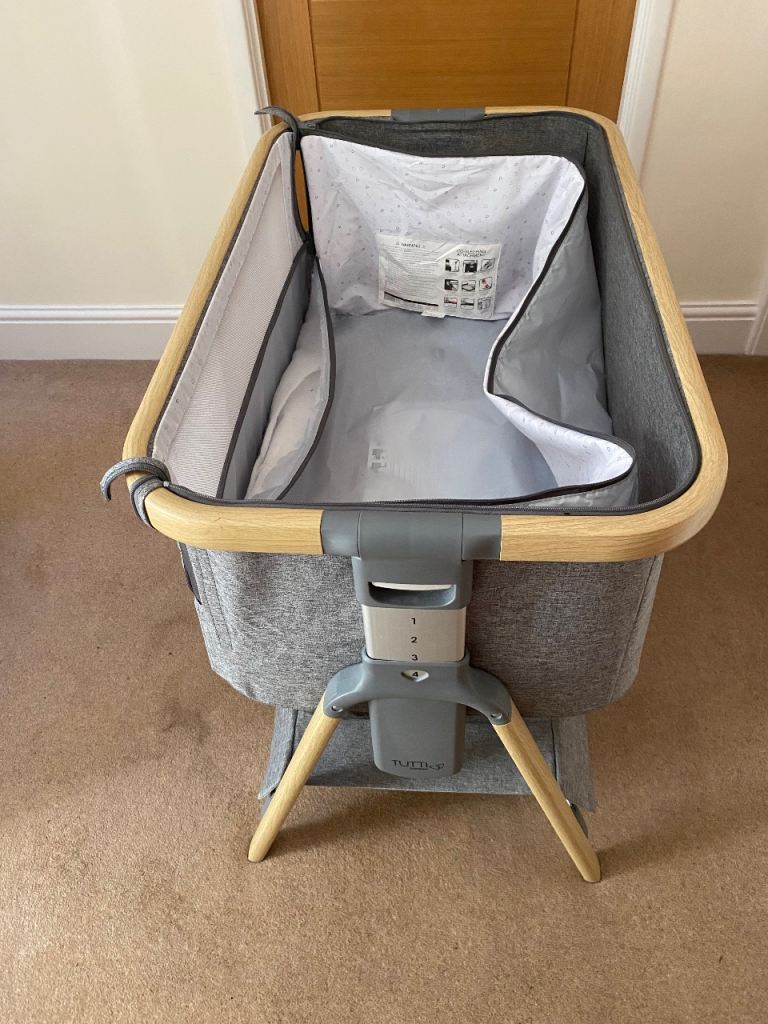Baby cot no matress. Free!