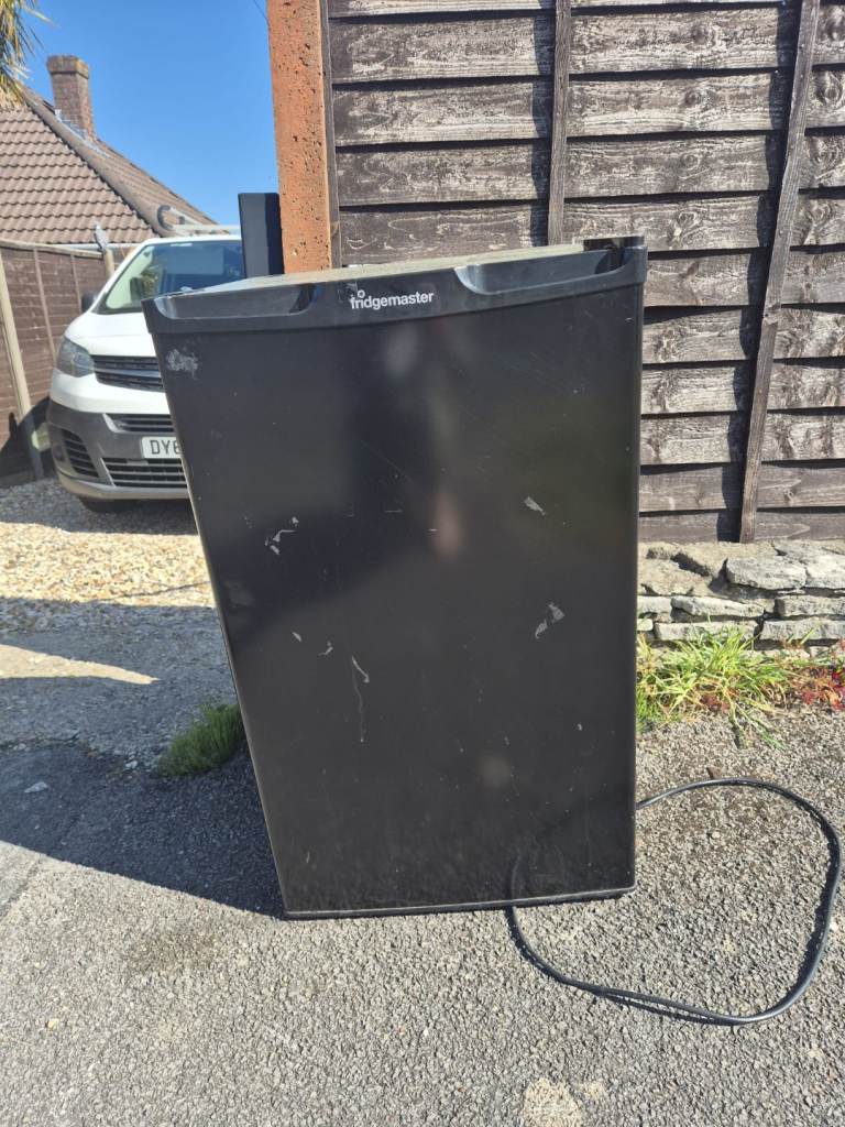 Under counter fridge