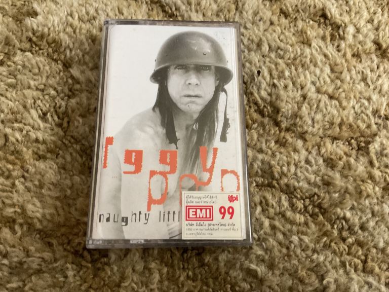 IGGY POP - NAUGHTY LITTLE DOGGIE CASSETTE ALTERNATIVE ROCK