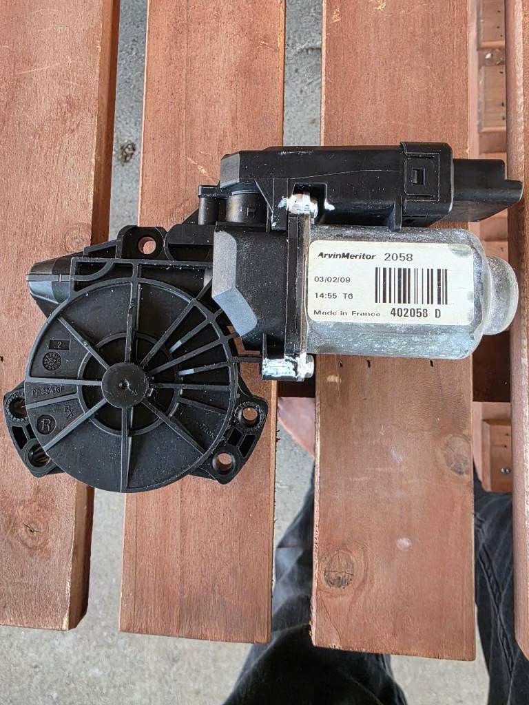 Kia Ceed Front Door Window Regulator Motor (ArvinMeritor)