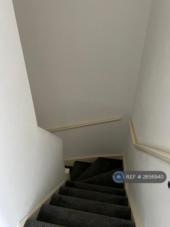 2 bedroom flat in Teesdale Court, Nottingham, NG5 (2 bed) (#2656940)