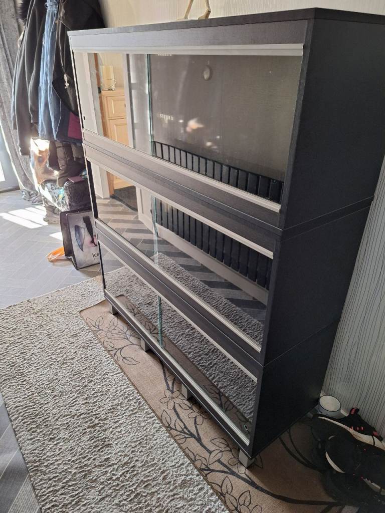 Black stackable vivariums 